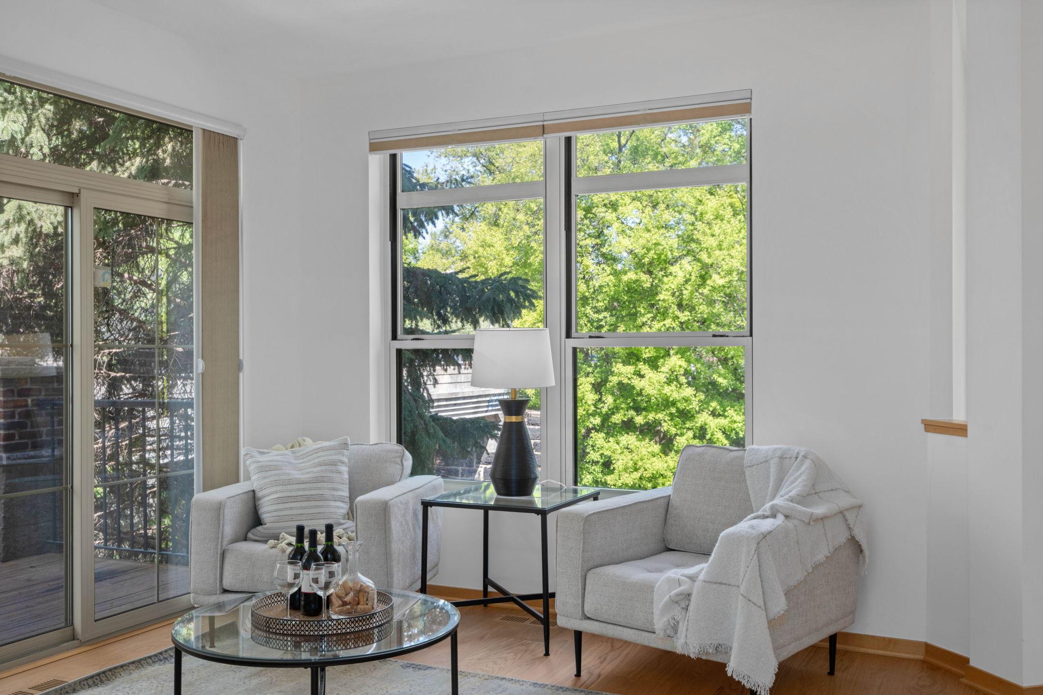 221 1st Avenue NE Unit: 15