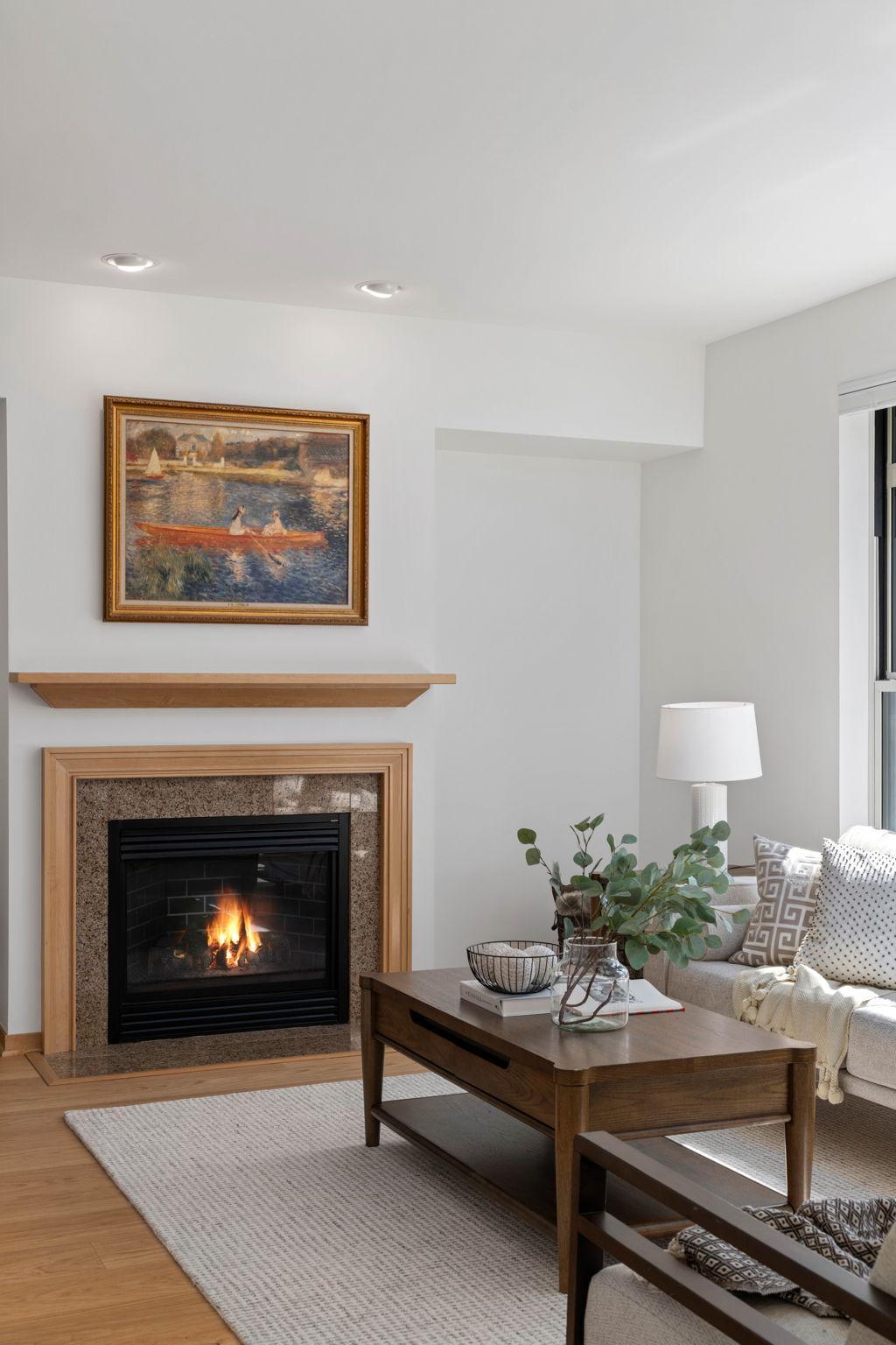 221 1st Avenue NE Unit: 15