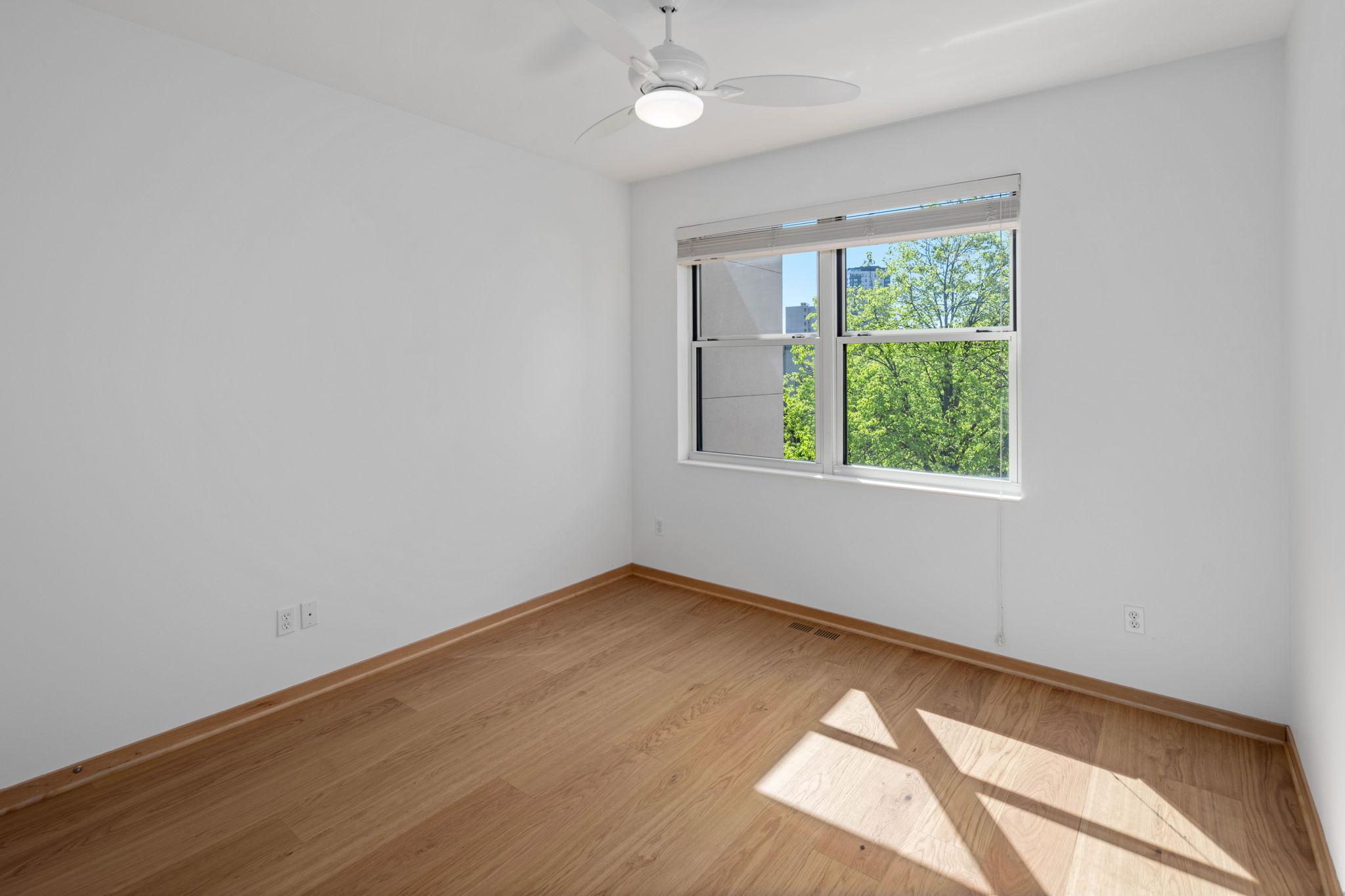 221 1st Avenue NE Unit: 15