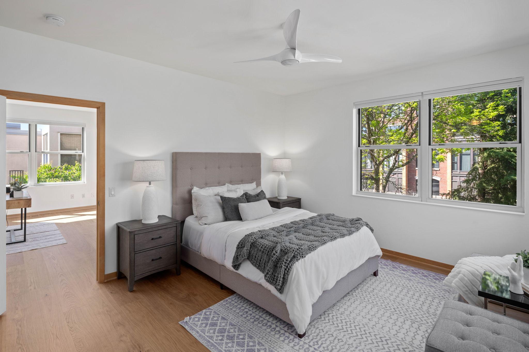 221 1st Avenue NE Unit: 15