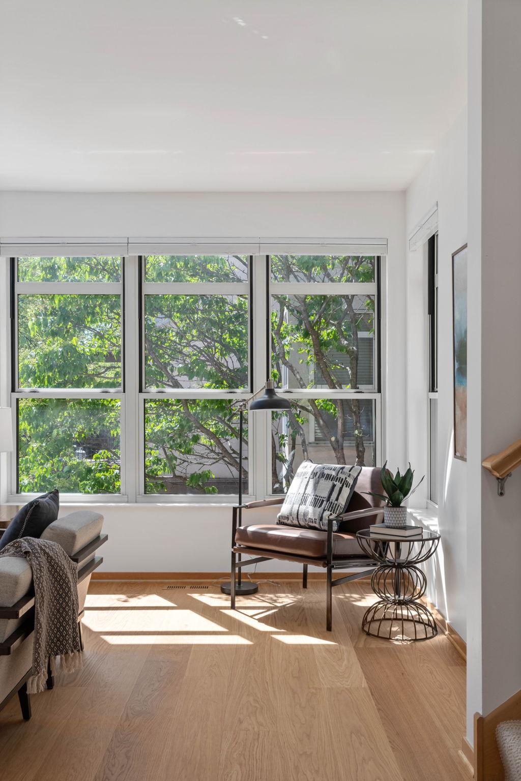 221 1st Avenue NE Unit: 15