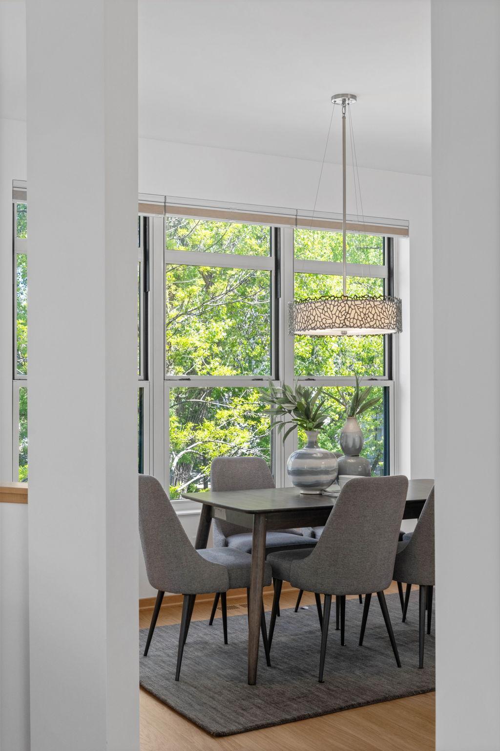 221 1st Avenue NE Unit: 15