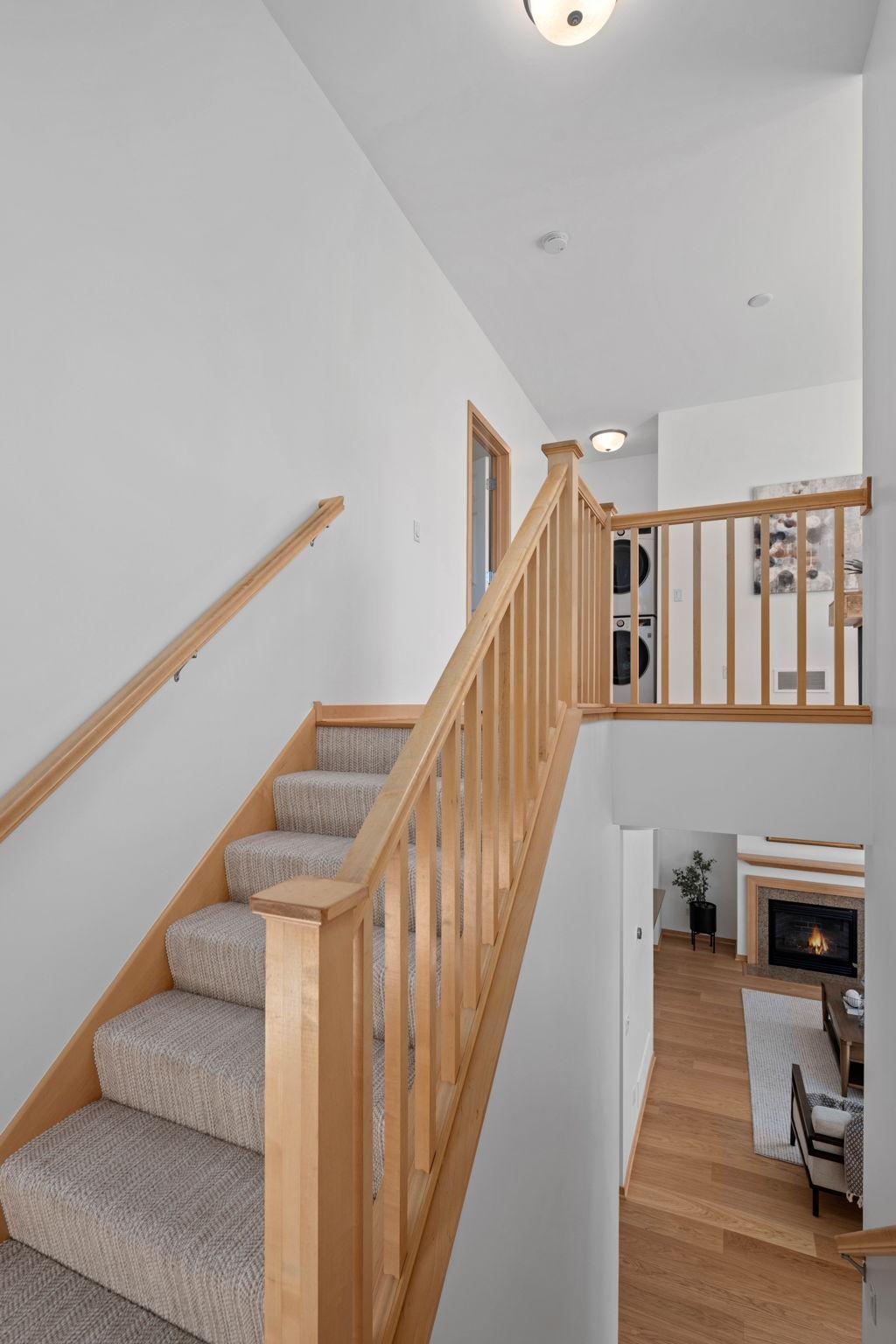 221 1st Avenue NE Unit: 15