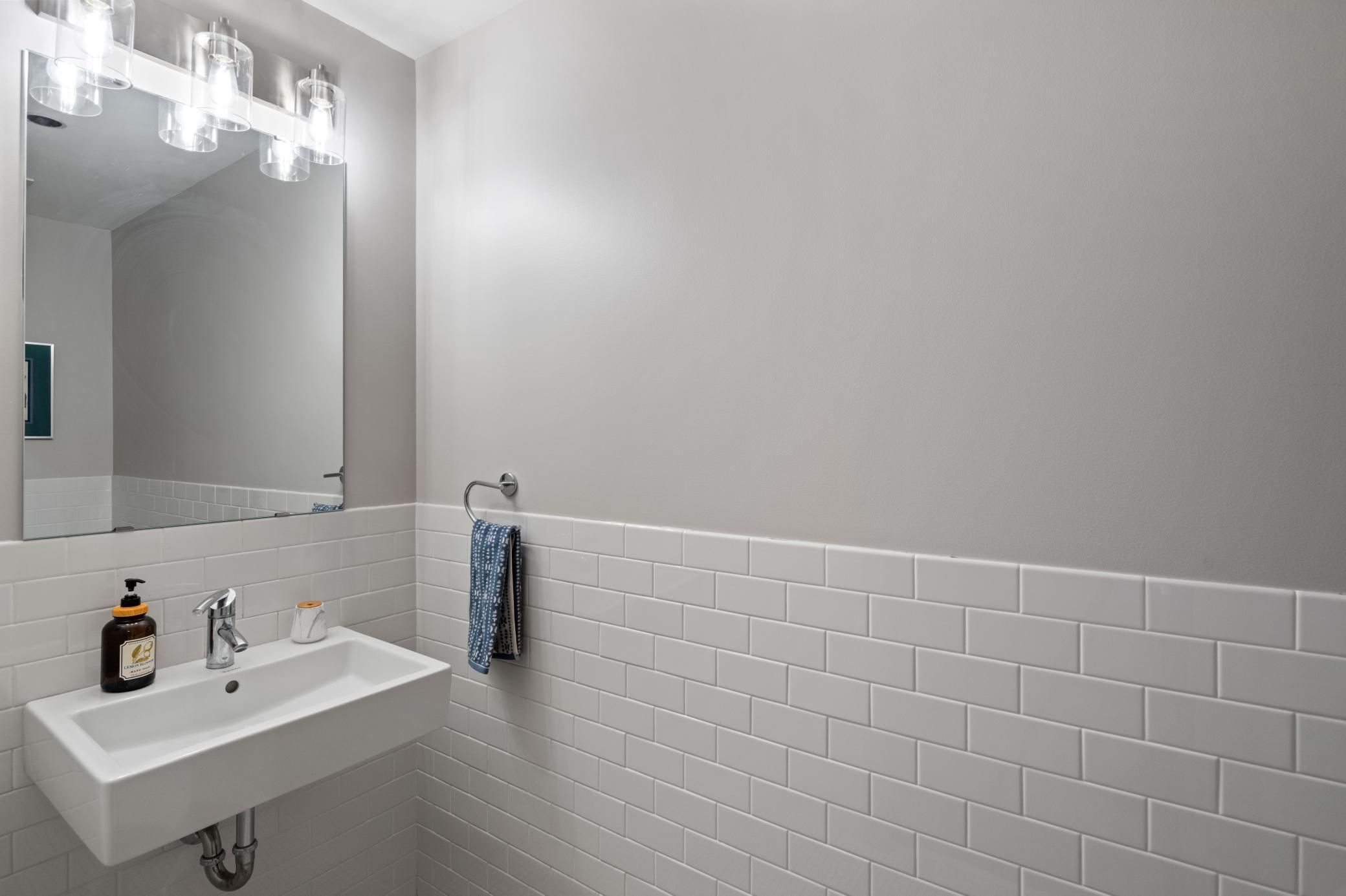345 6th Avenue N Unit: 102