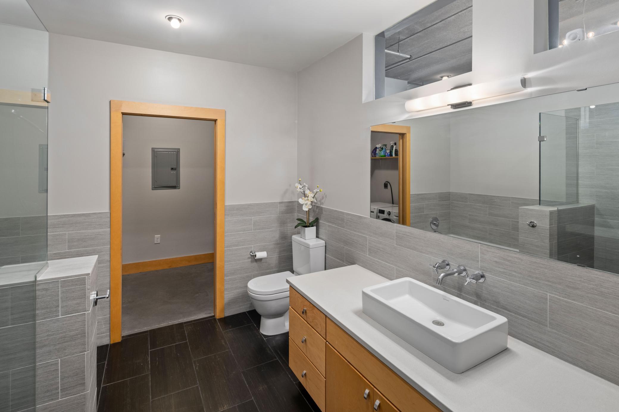 345 6th Avenue N Unit: 102