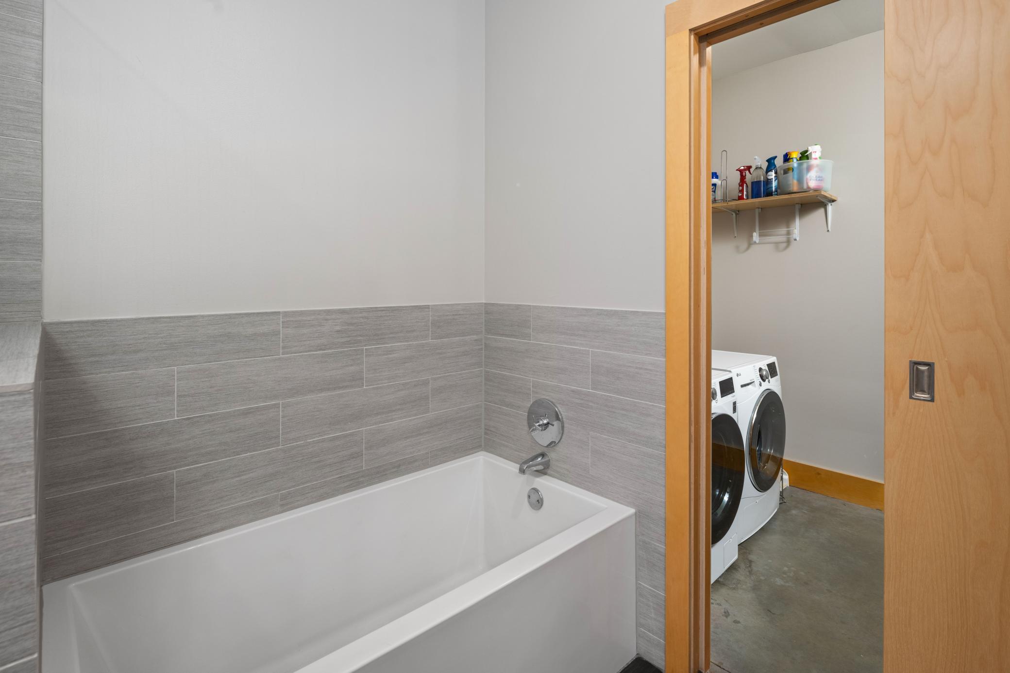 345 6th Avenue N Unit: 102