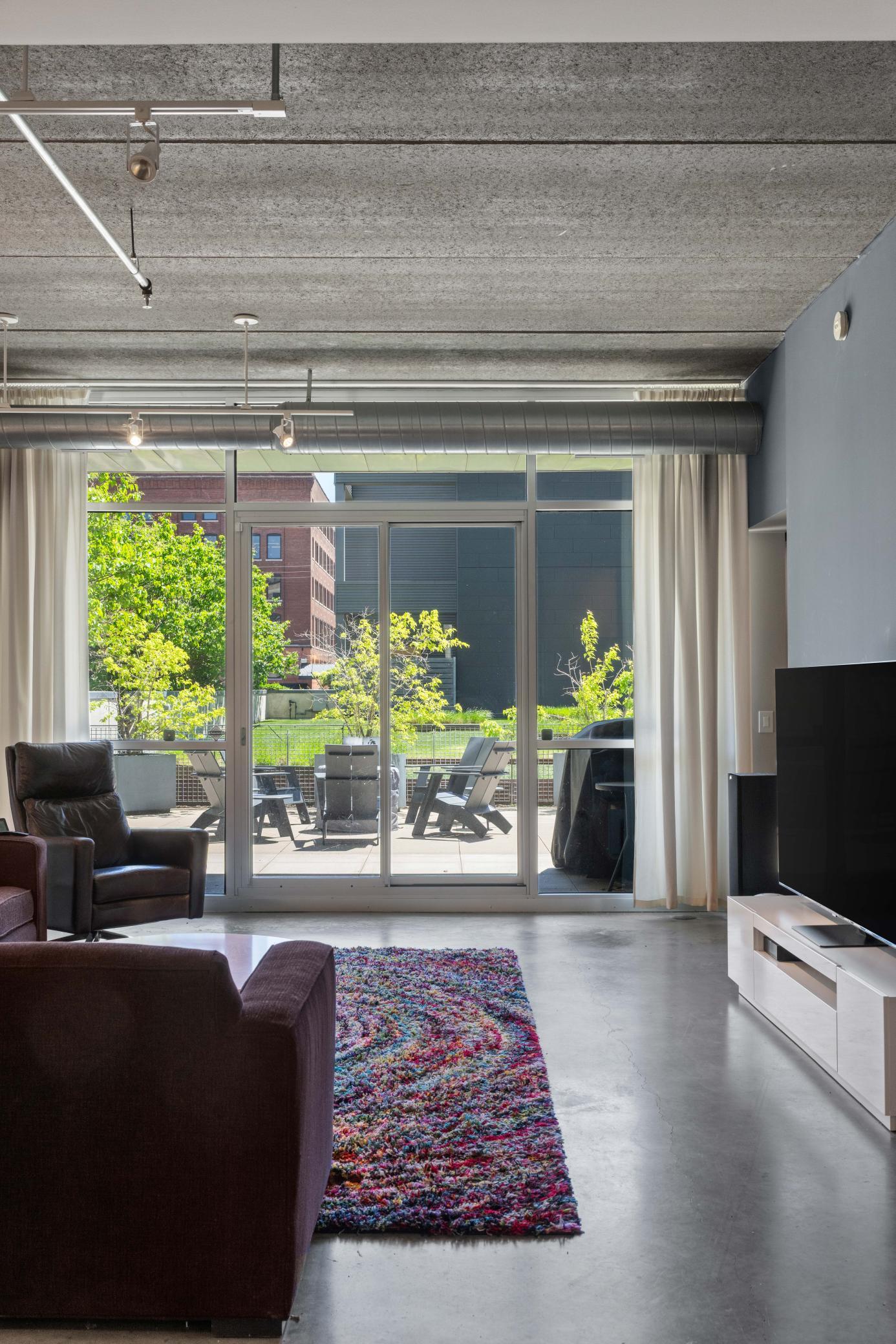 345 6th Avenue N Unit: 102