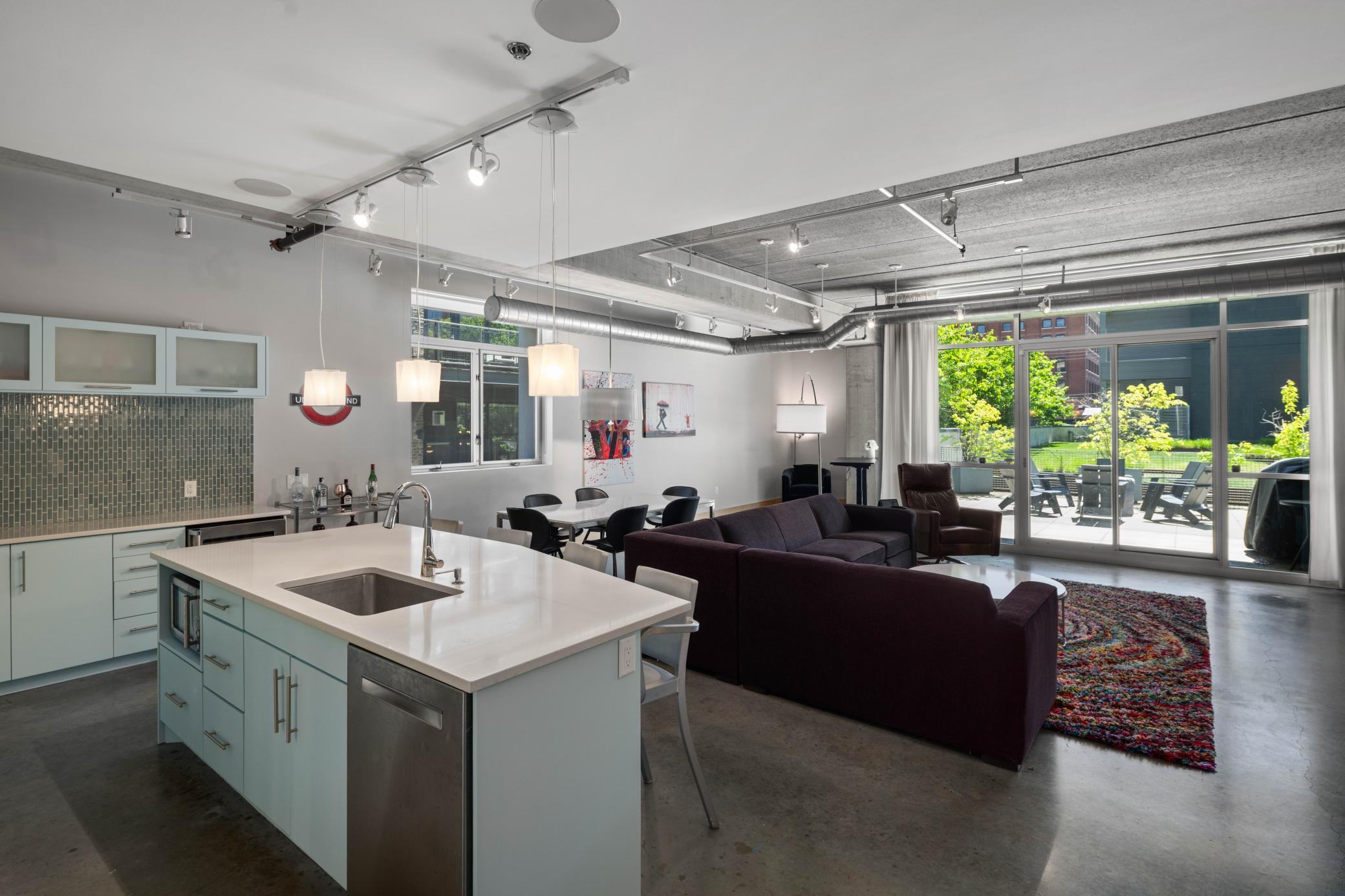 345 6th Avenue N Unit: 102