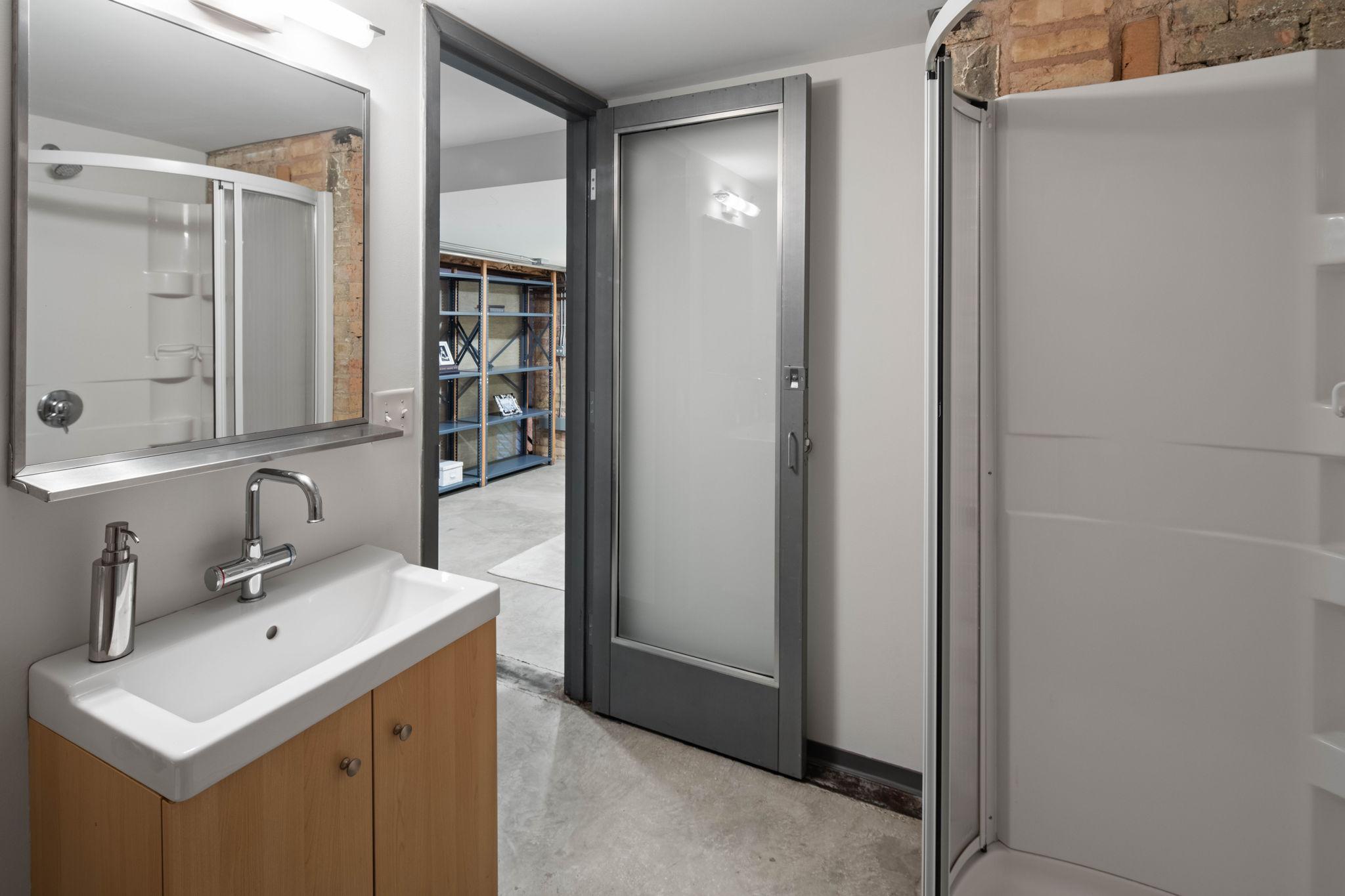 801 Washington Avenue N Unit: 203