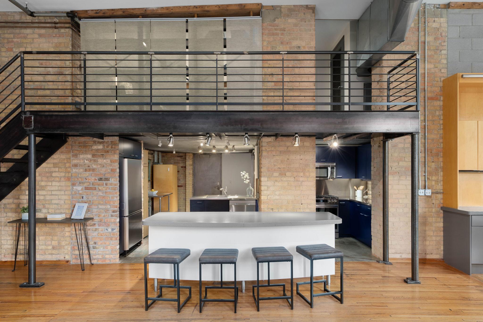 801 Washington Avenue N Unit: 203