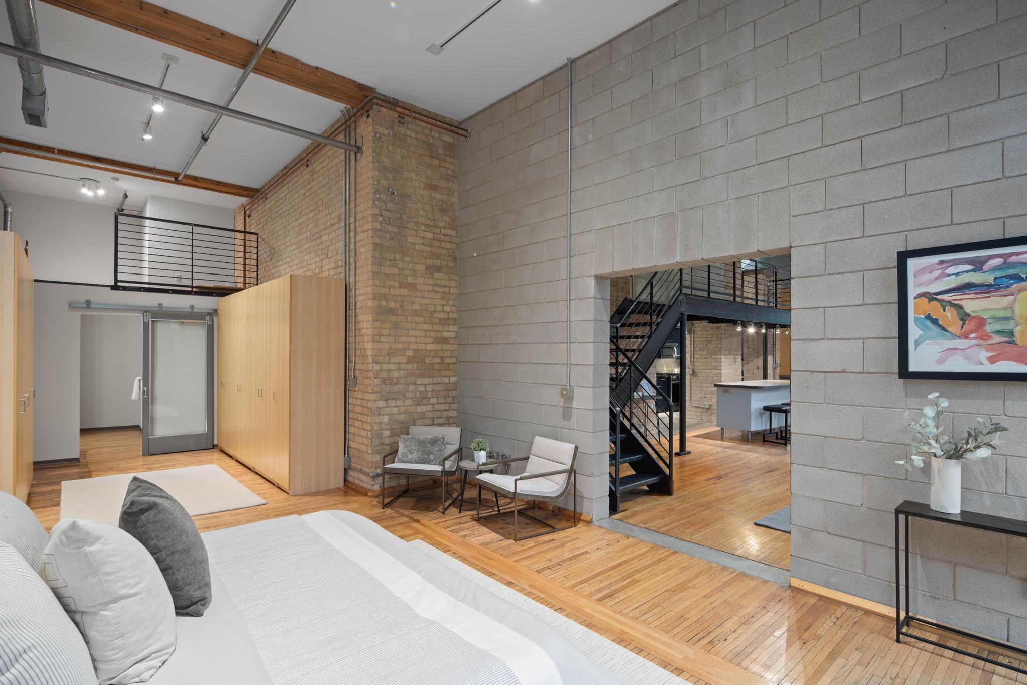 801 Washington Avenue N Unit: 203
