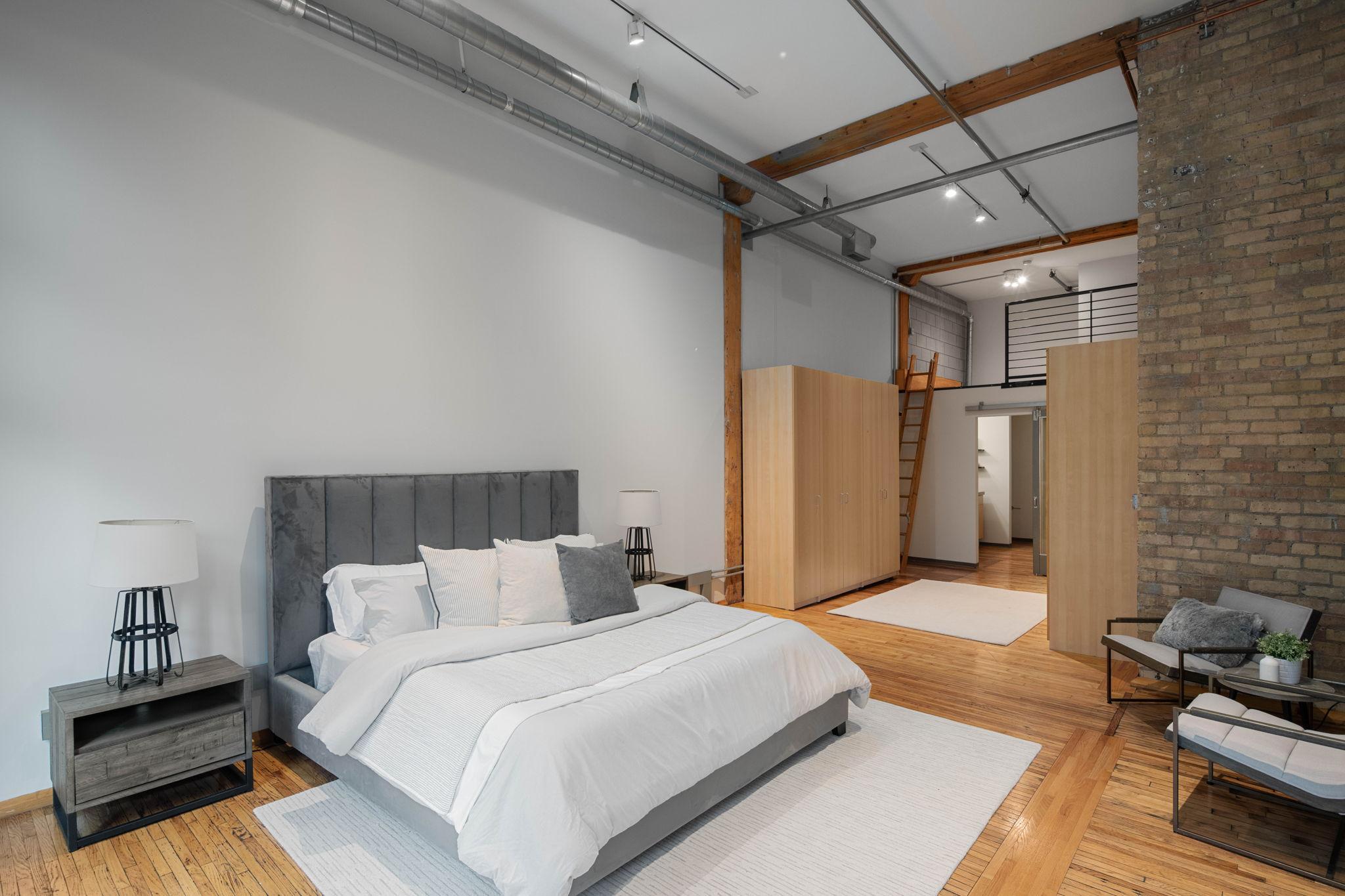 801 Washington Avenue N Unit: 203