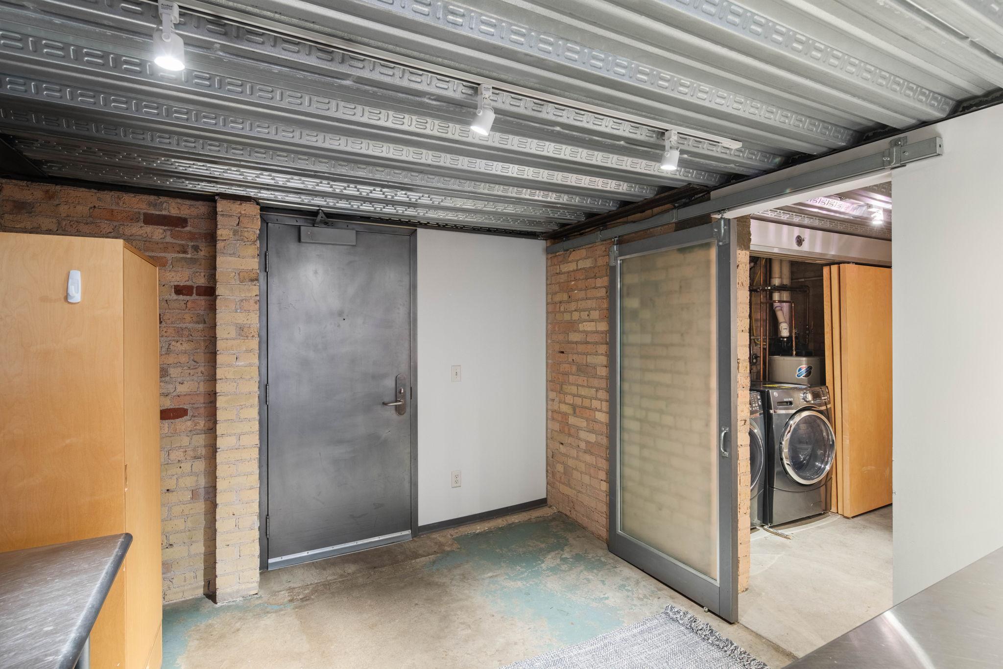 801 Washington Avenue N Unit: 203