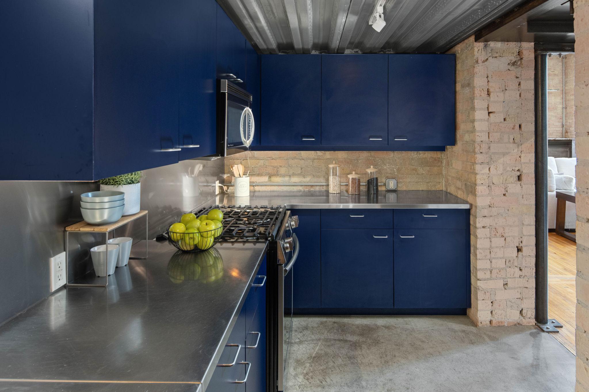 801 Washington Avenue N Unit: 203