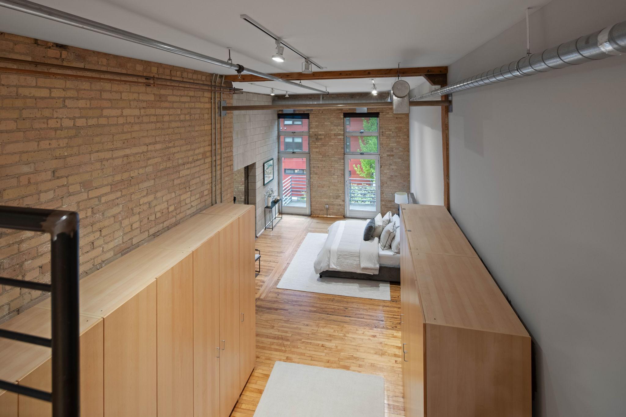 801 Washington Avenue N Unit: 203