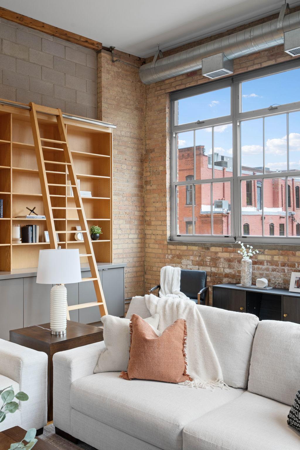 801 Washington Avenue N Unit: 203