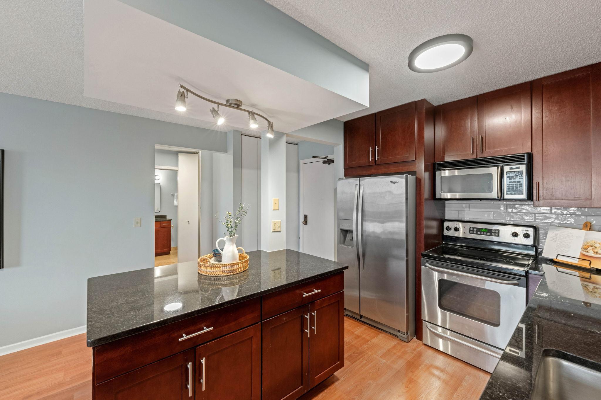 401 S 1st Street Unit: 1705