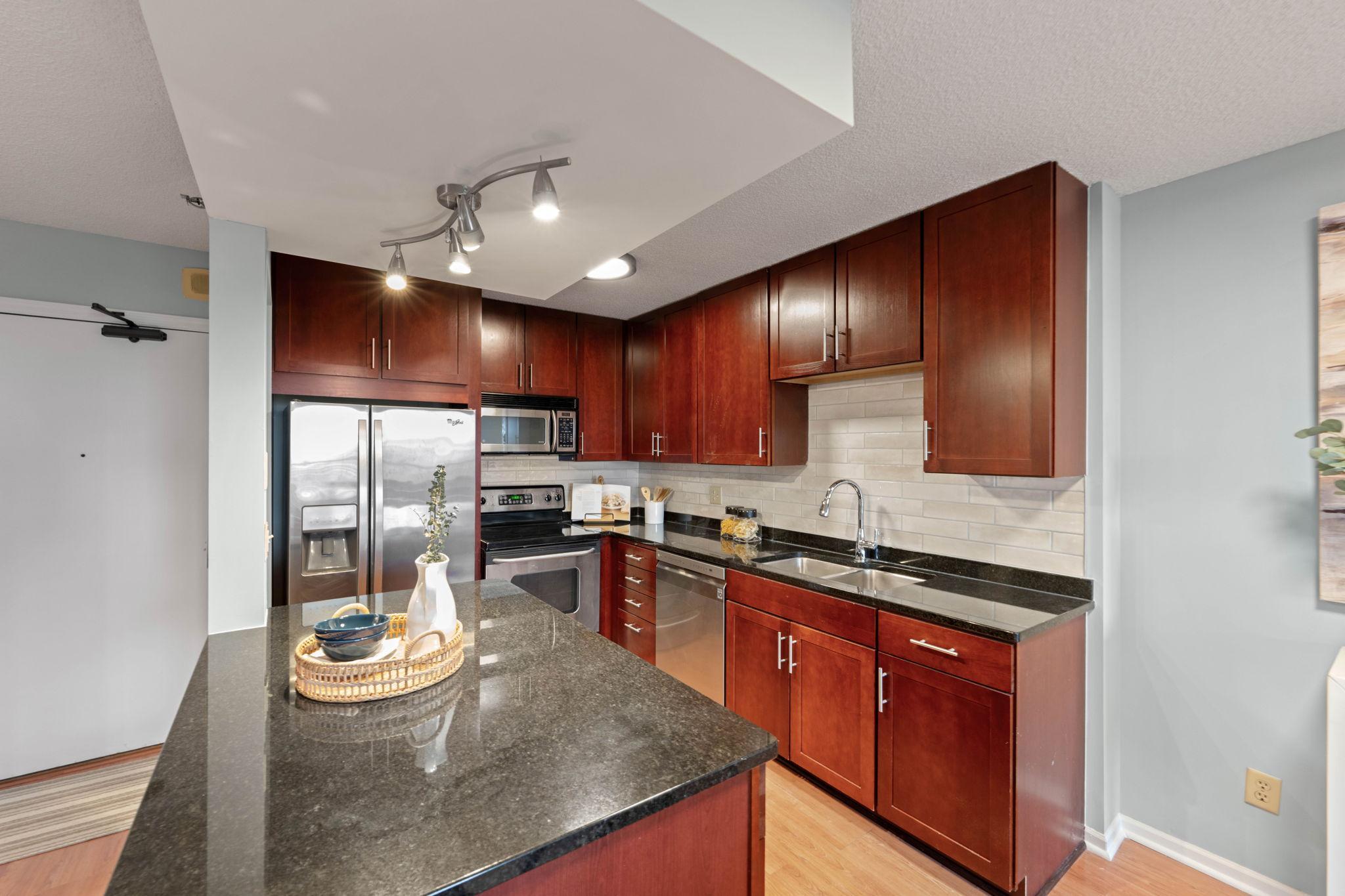 401 S 1st Street Unit: 1705