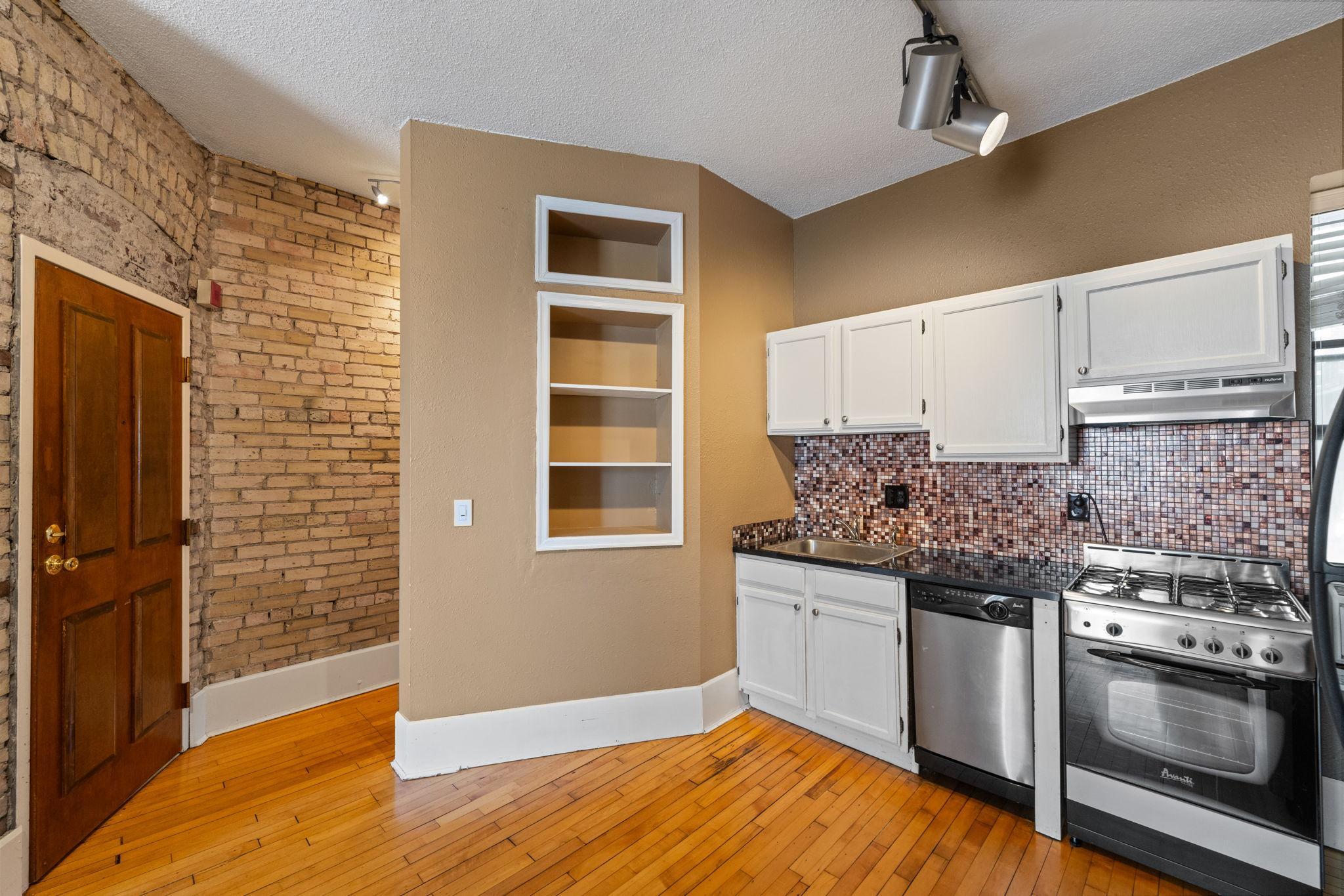 609 S 9th Street Unit: 8