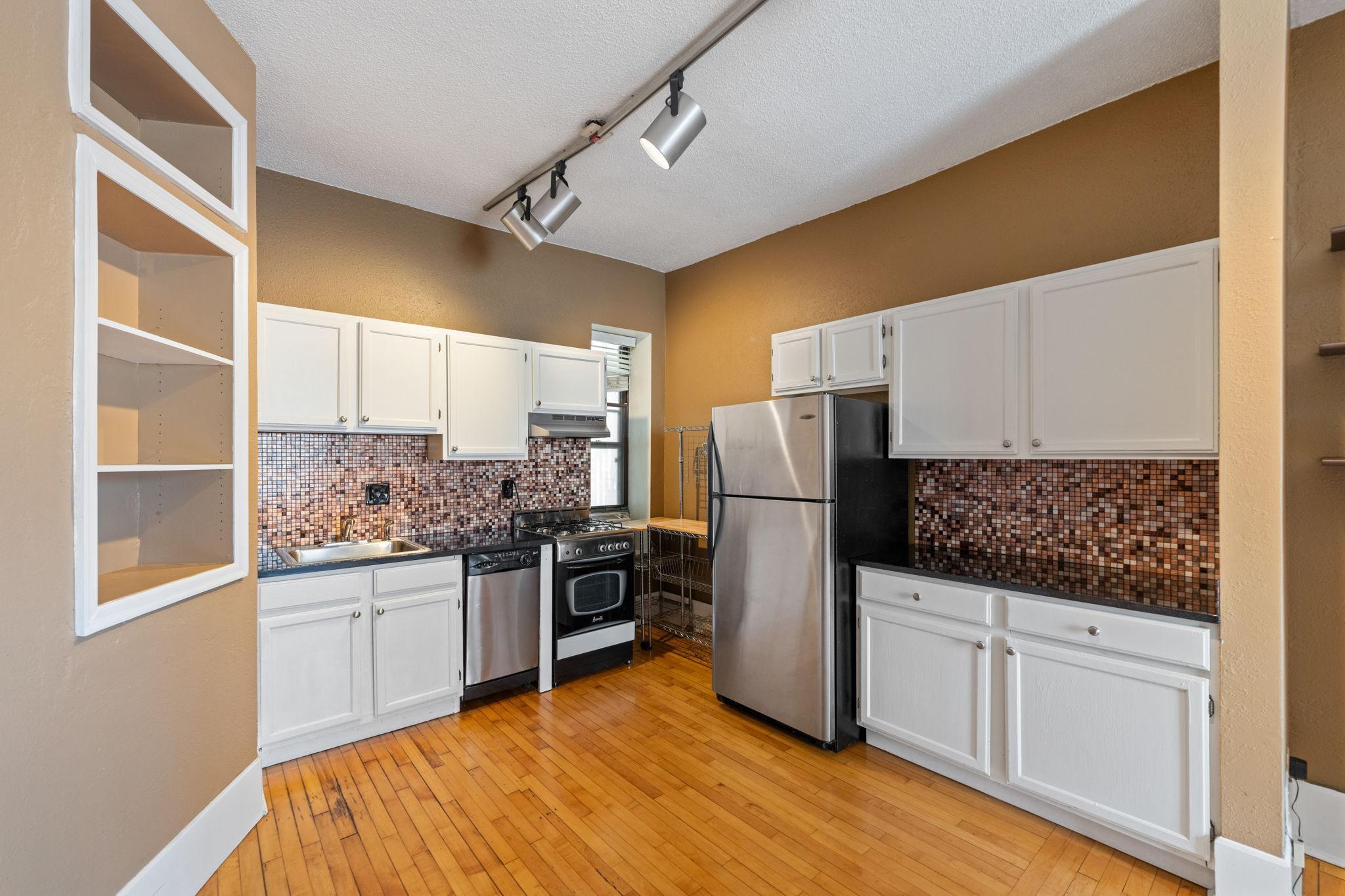 609 S 9th Street Unit: 8