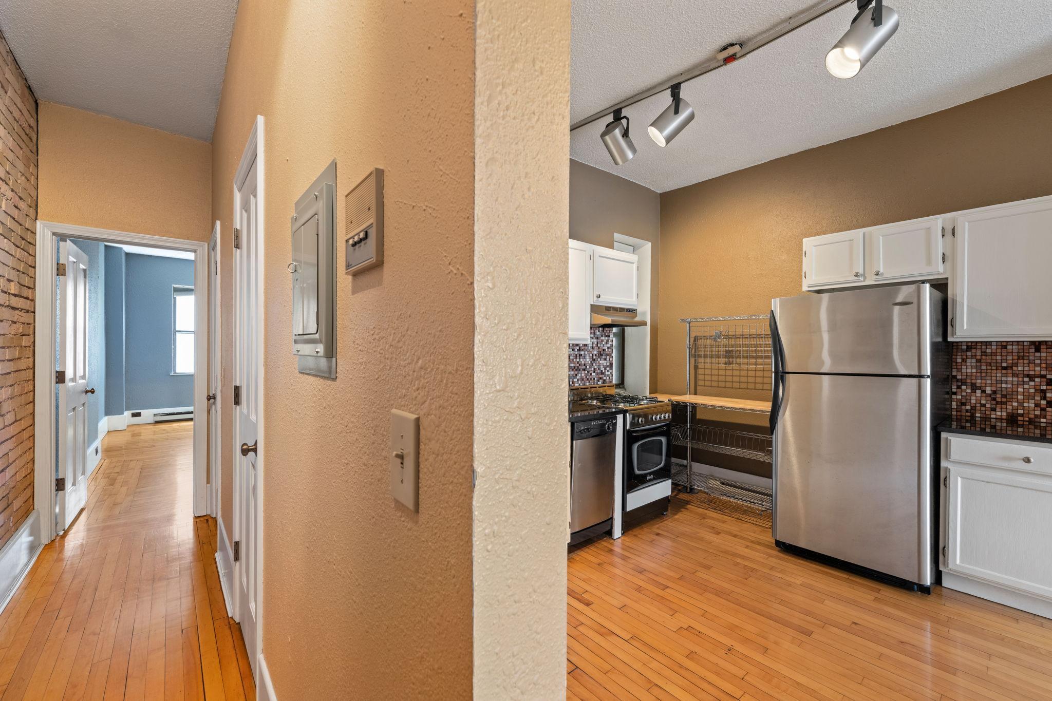 609 S 9th Street Unit: 8