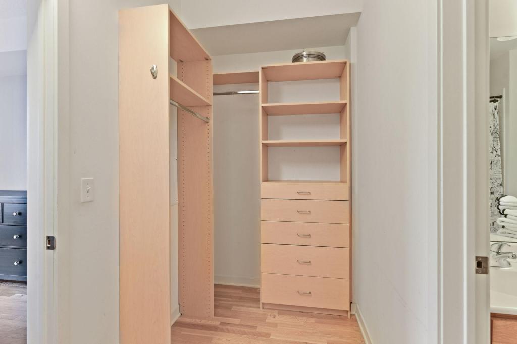 929 Portland Avenue S Unit: 1203