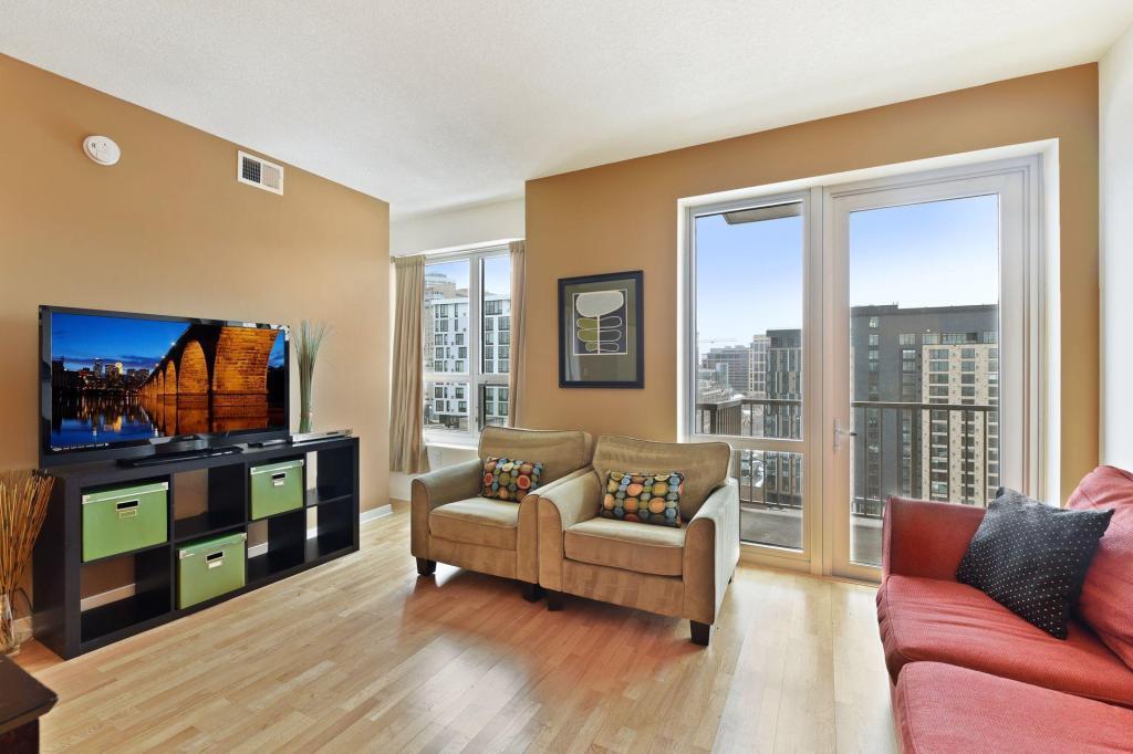 929 Portland Avenue S Unit: 1203