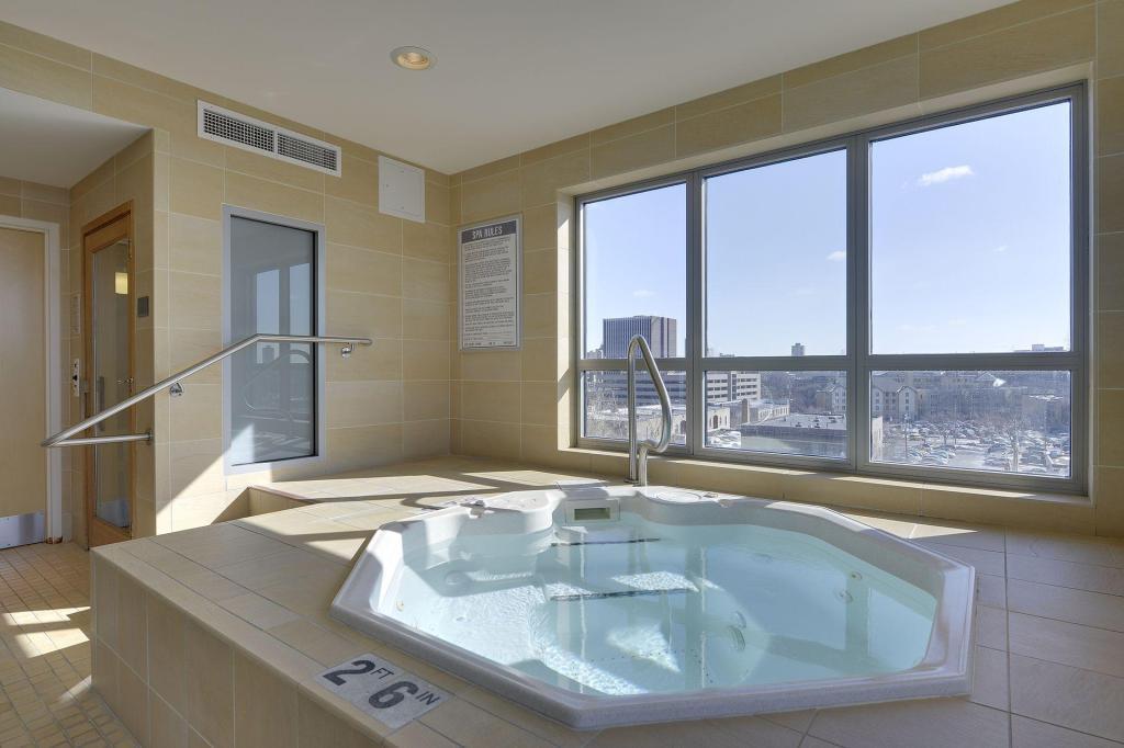 929 Portland Avenue S Unit: 1203