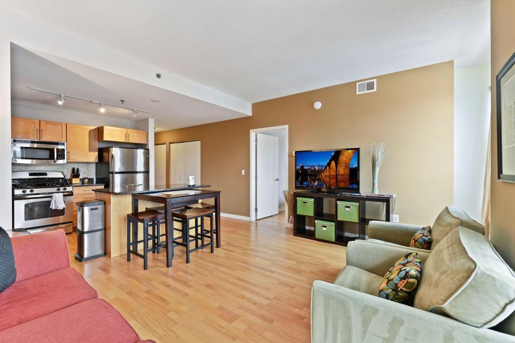 929 Portland Avenue S Unit: 1203