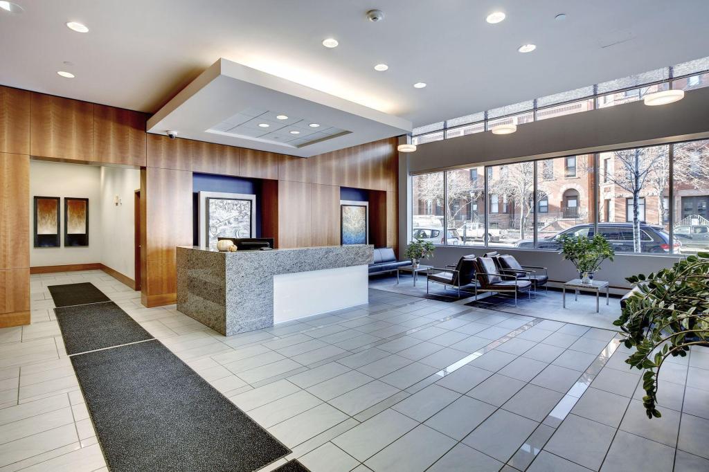 929 Portland Avenue S Unit: 1203