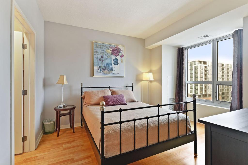 929 Portland Avenue S Unit: 1203