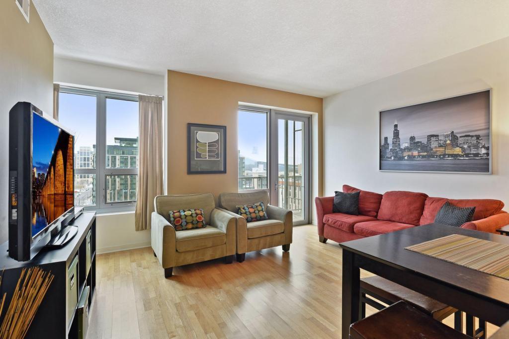 929 Portland Avenue S Unit: 1203