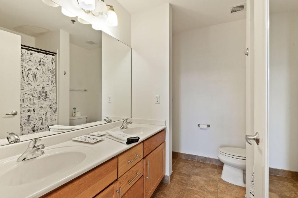 929 Portland Avenue S Unit: 1203