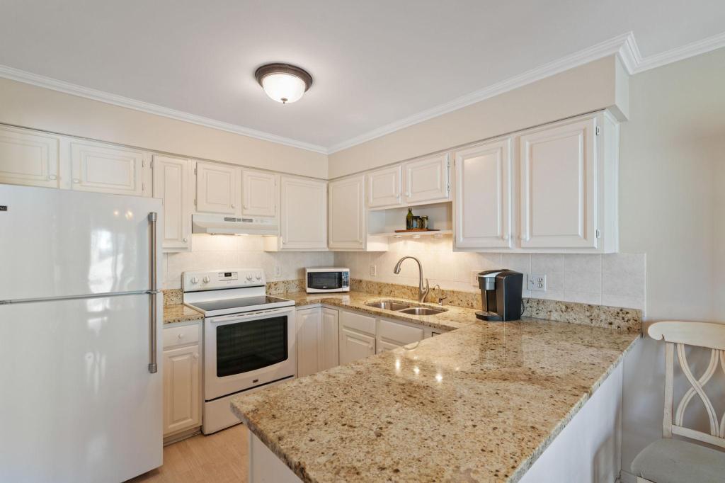 6140 Creek View Ridge