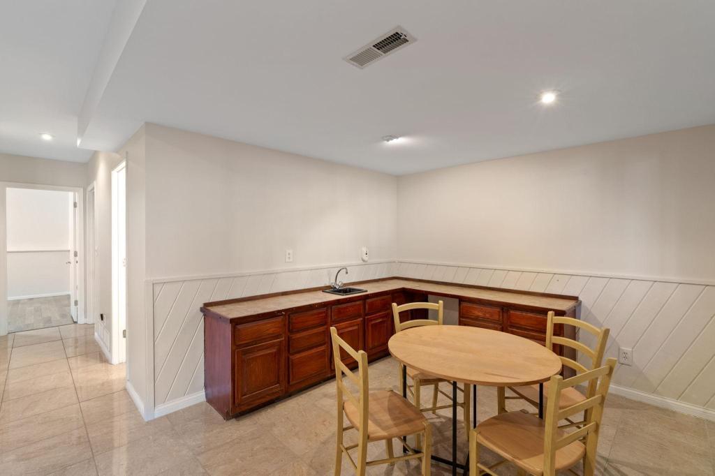 6140 Creek View Trail
