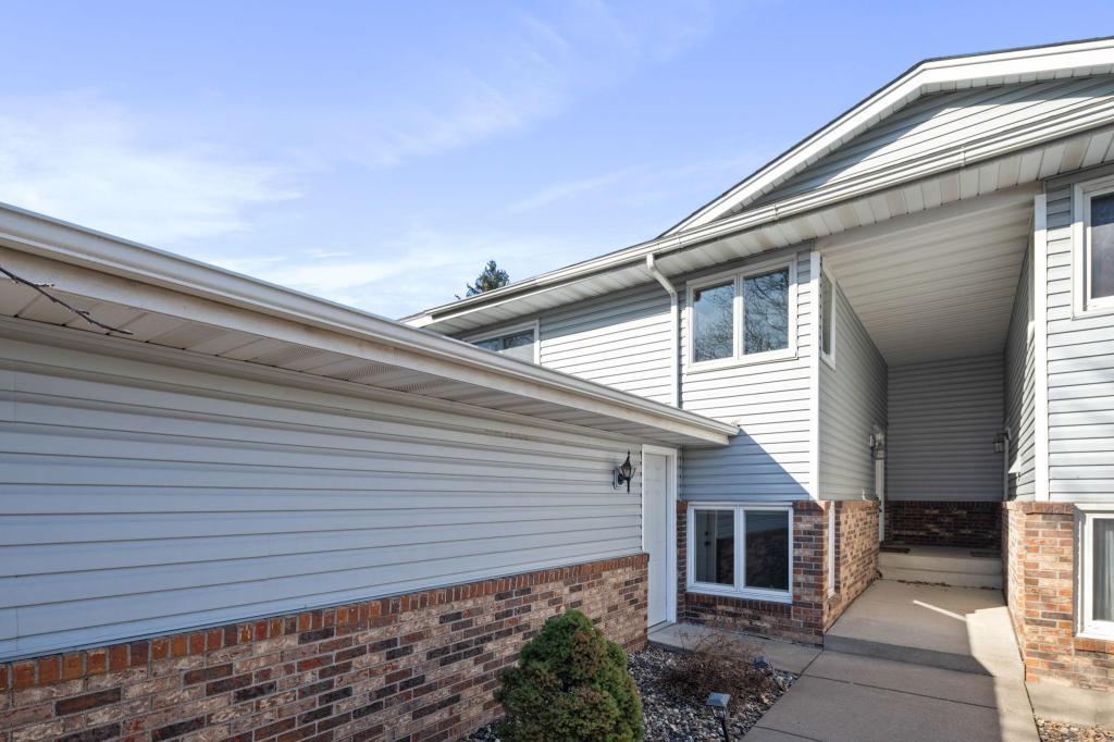 6140 Creek View Trail