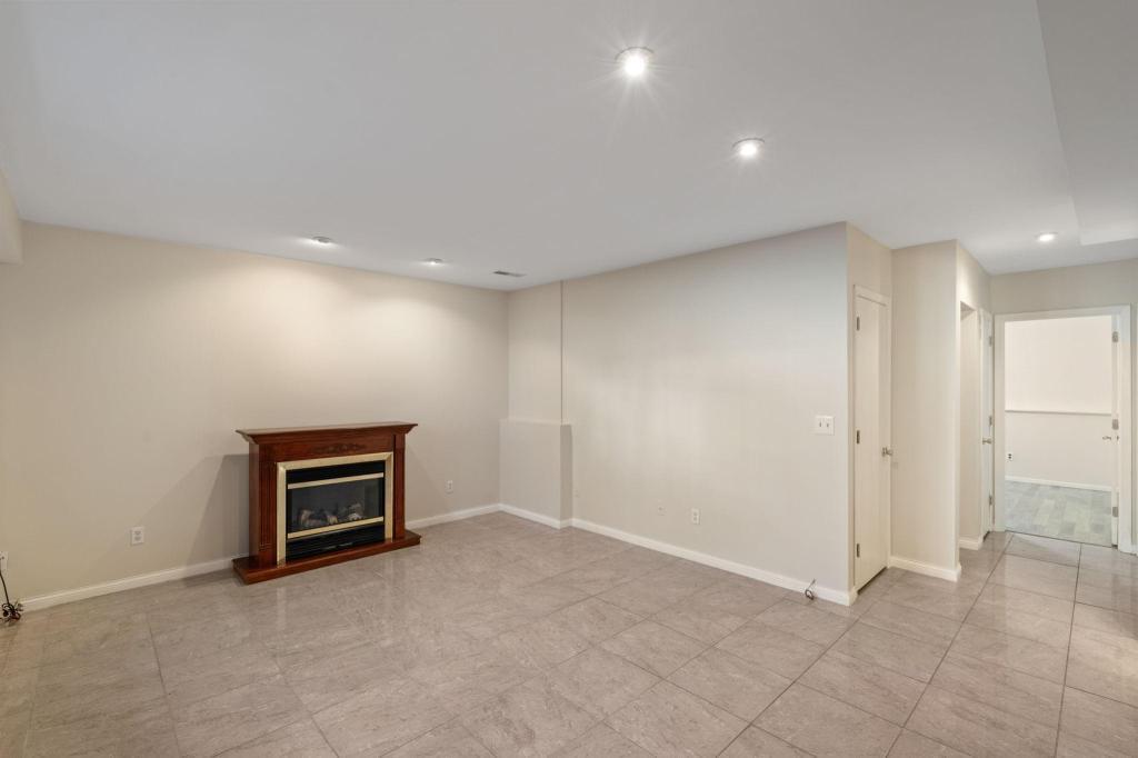 6140 Creek View Trail