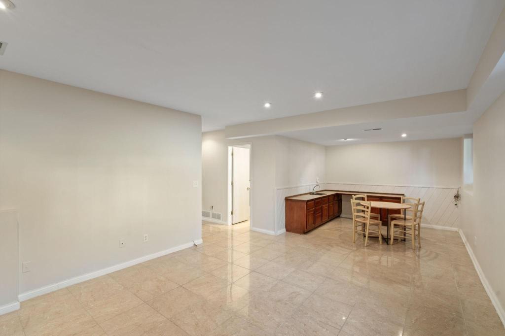 6140 Creek View Trail