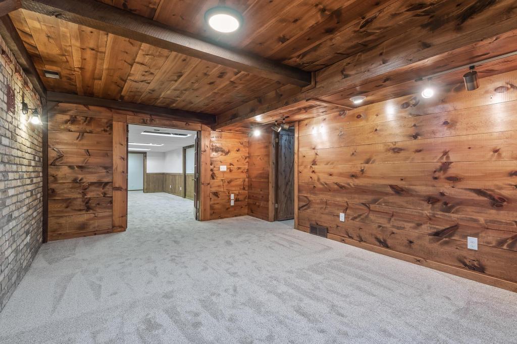833 Tyrol Lane
