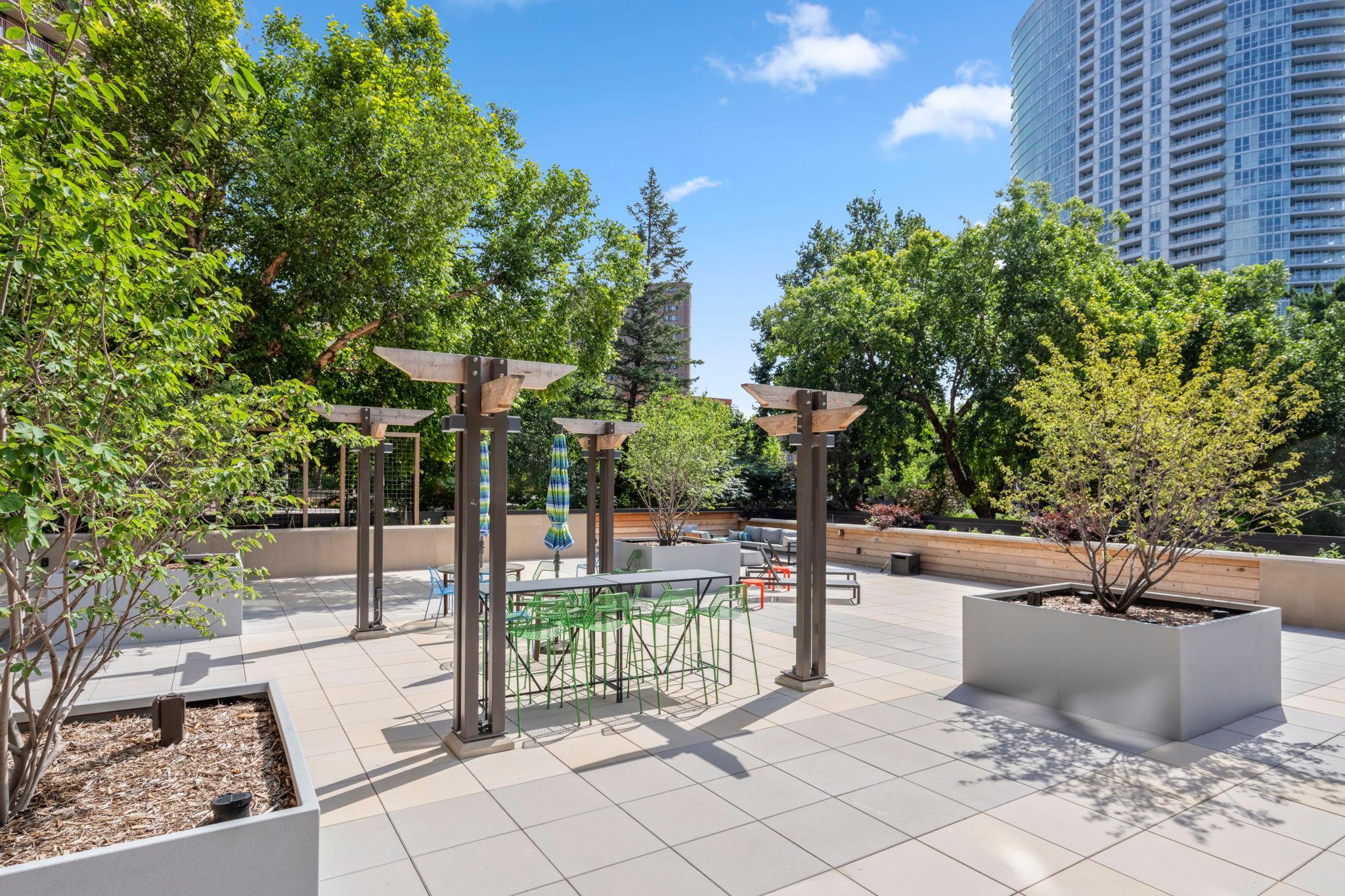210 W Grant Street Unit: 607