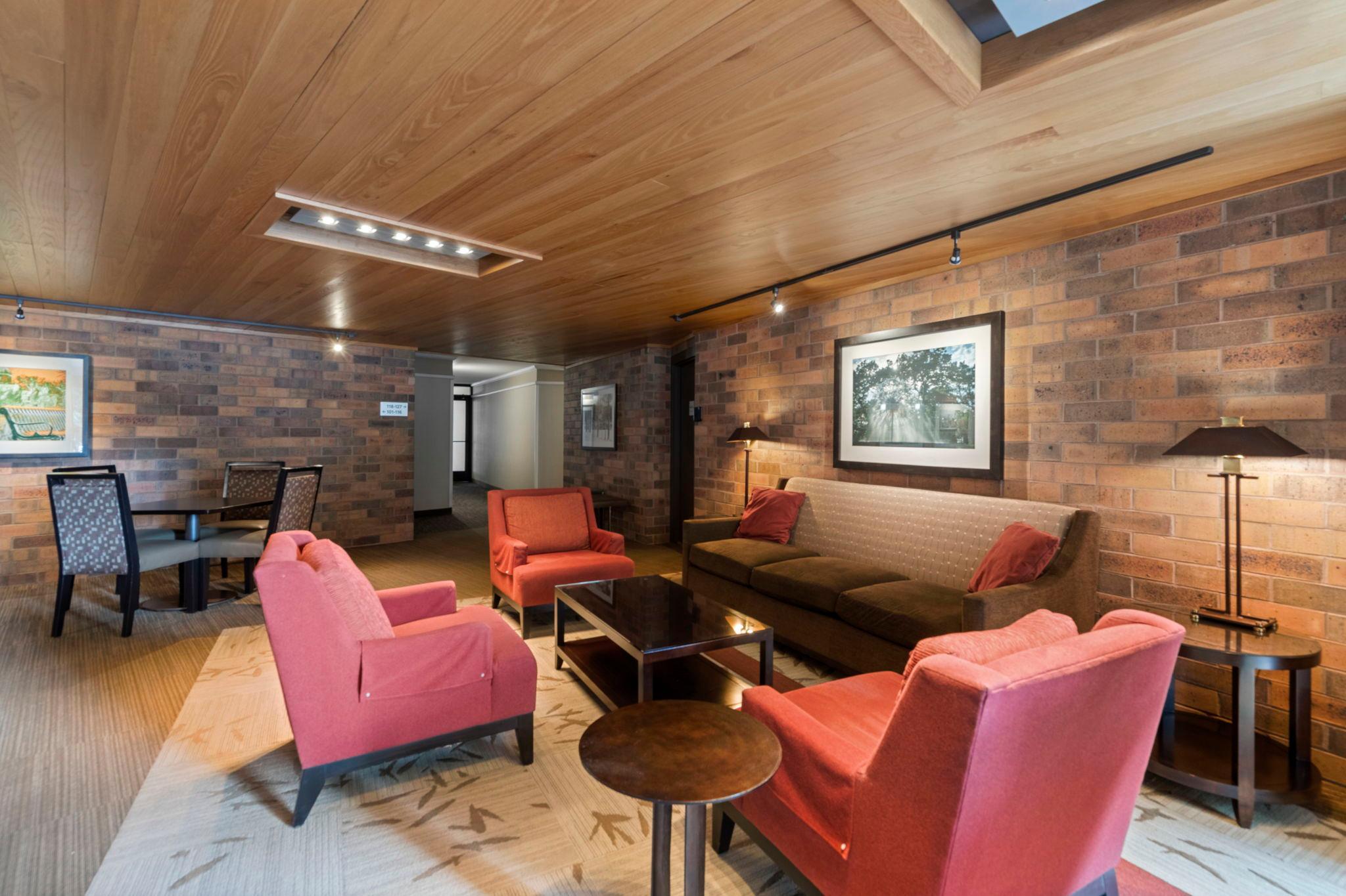 210 W Grant Street Unit: 607