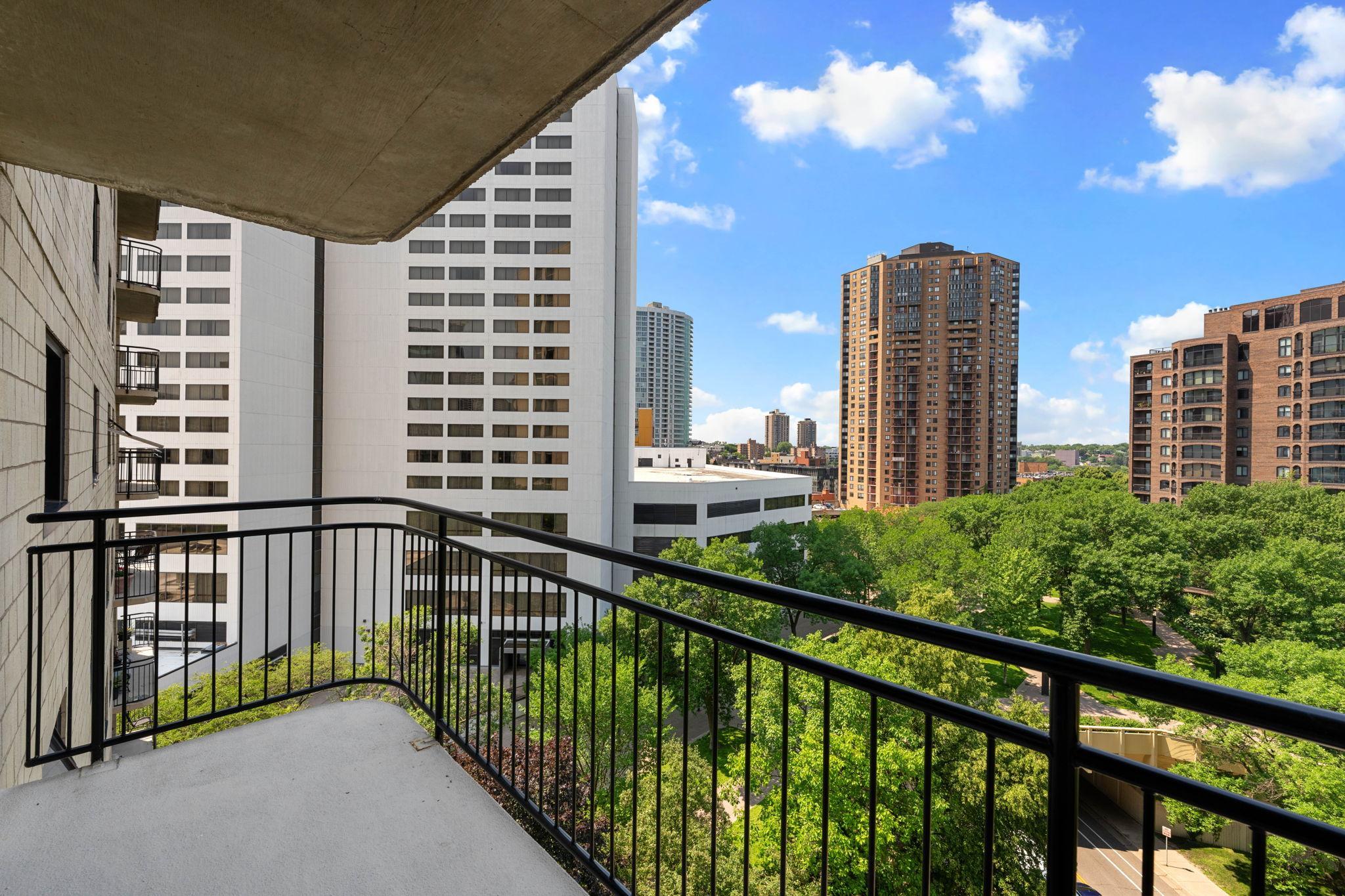 1225 Lasalle Avenue Unit: 1106