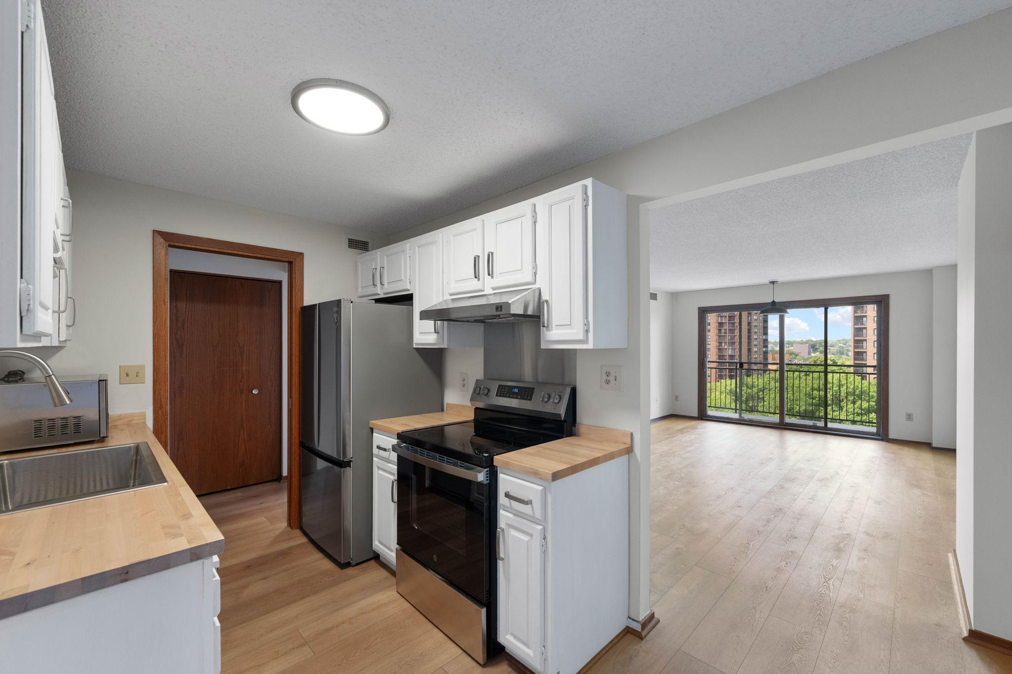 1225 Lasalle Avenue Unit: 1106