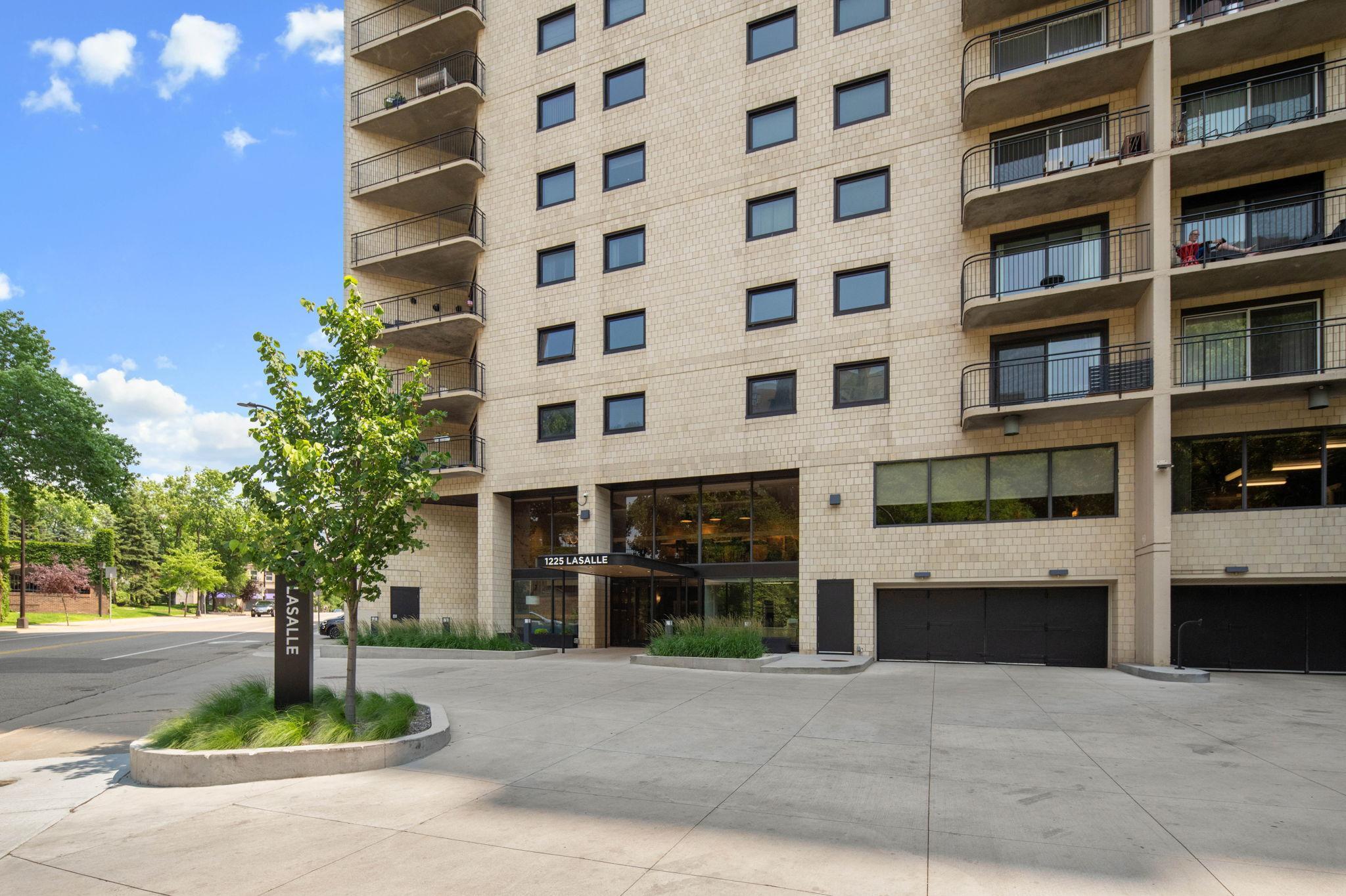 1225 Lasalle Avenue Unit: 1106