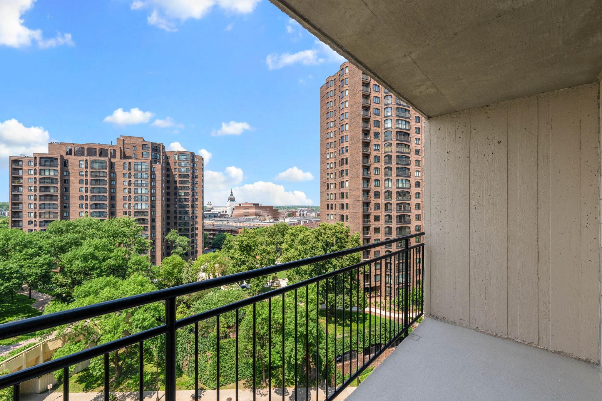 1225 Lasalle Avenue Unit: 1106