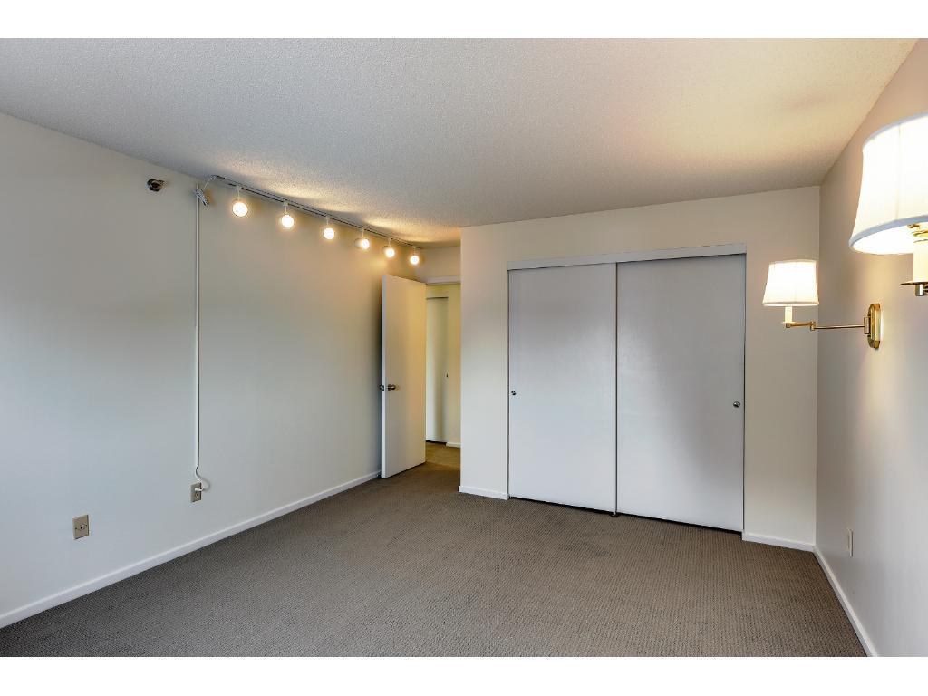 121 Washington Avenue S Unit: 1102