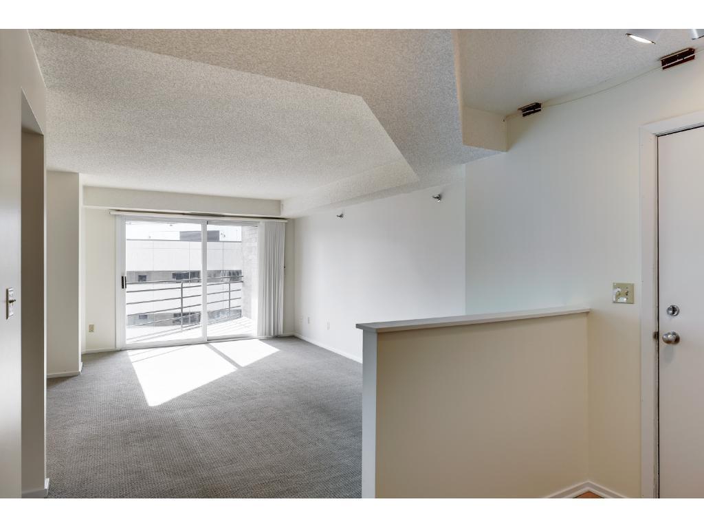 121 Washington Avenue S Unit: 1102