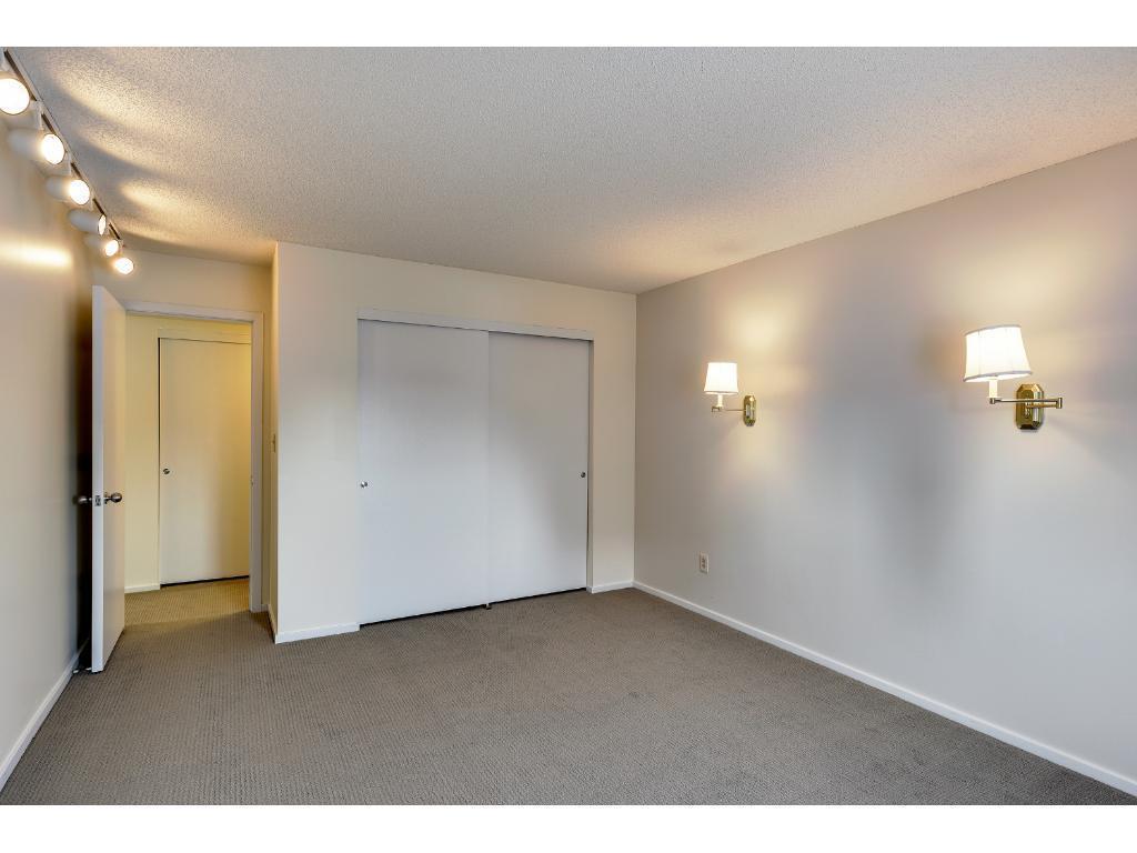 121 Washington Avenue S Unit: 1102