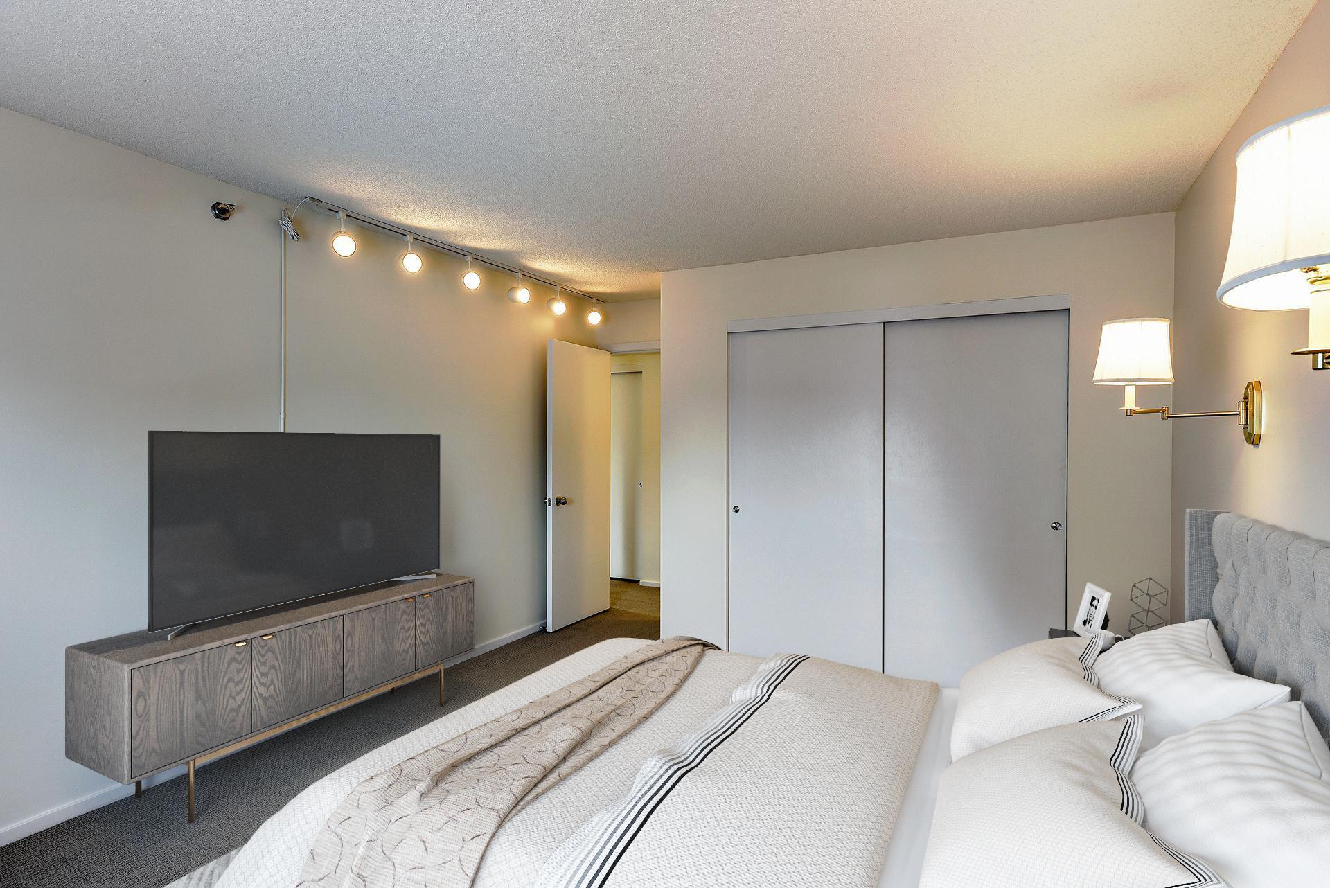 121 Washington Avenue S Unit: 1102