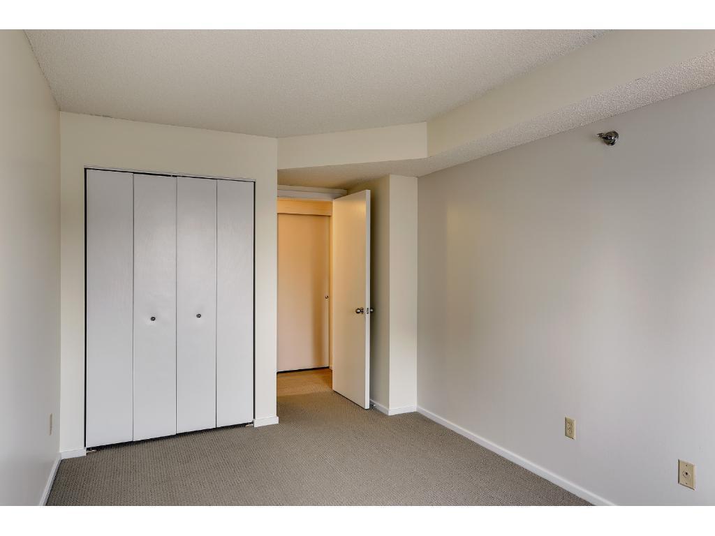 121 Washington Avenue S Unit: 1102